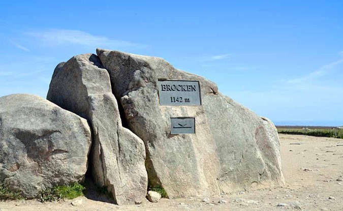 /photo/subarea/49_Harz-Brocken-naamrots.jpg